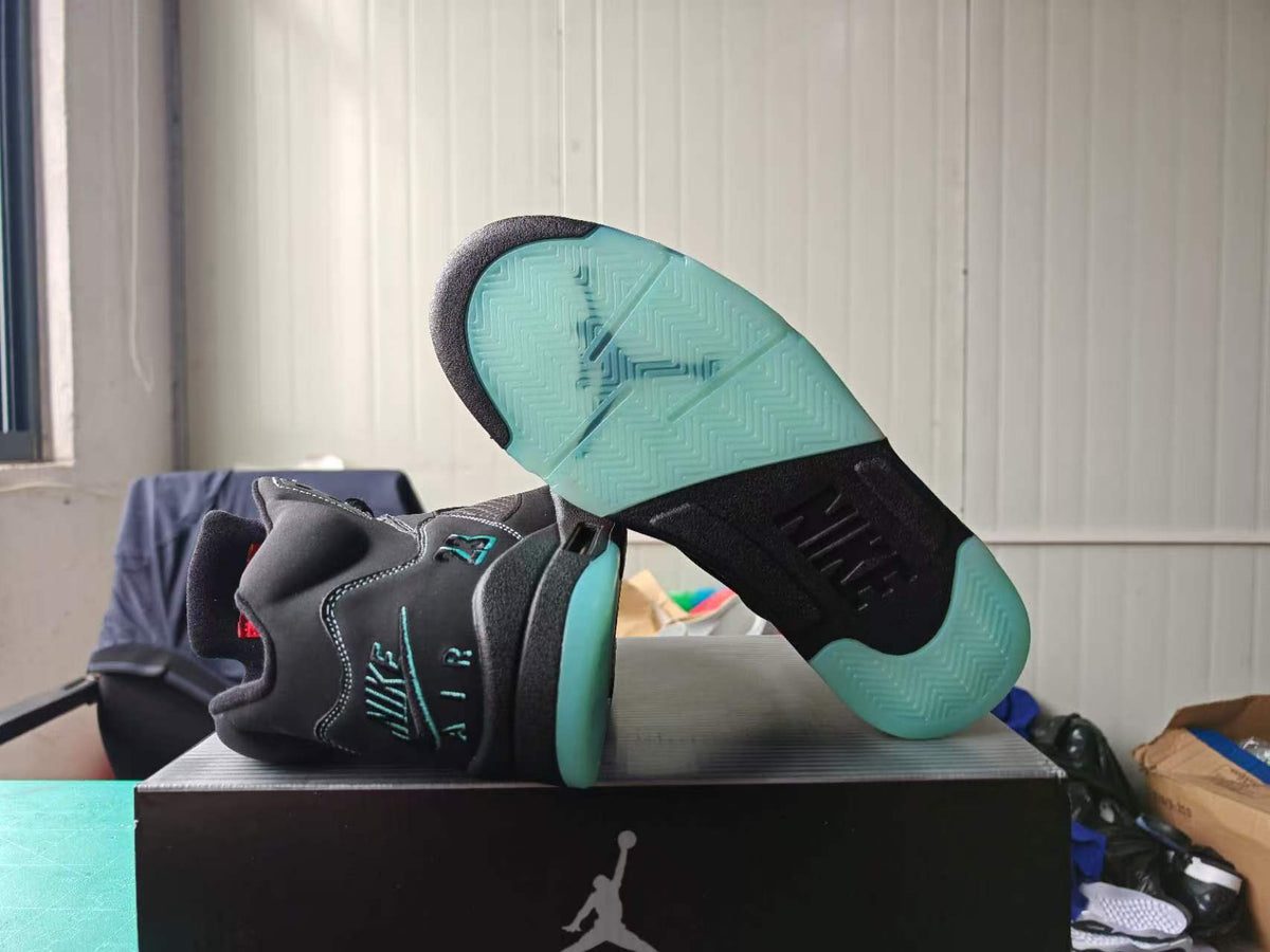 Air Jordan 5 Retro “Halloween” (2026)