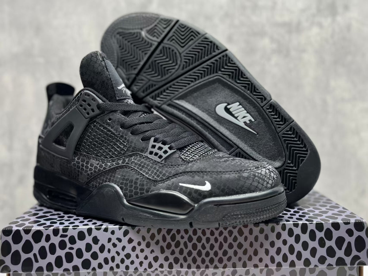 Air Jordan 4 Retro Black Cat (2025)