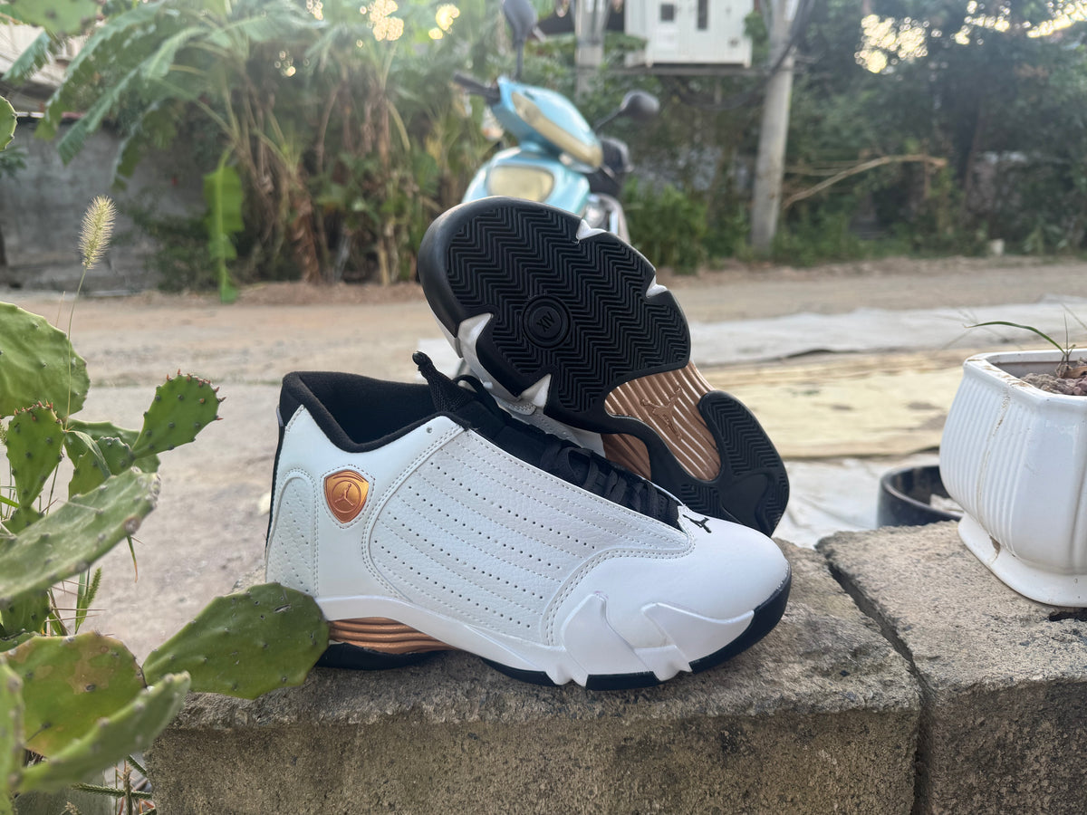 Air Jordan 14 Retro “Black Toe” (2024)